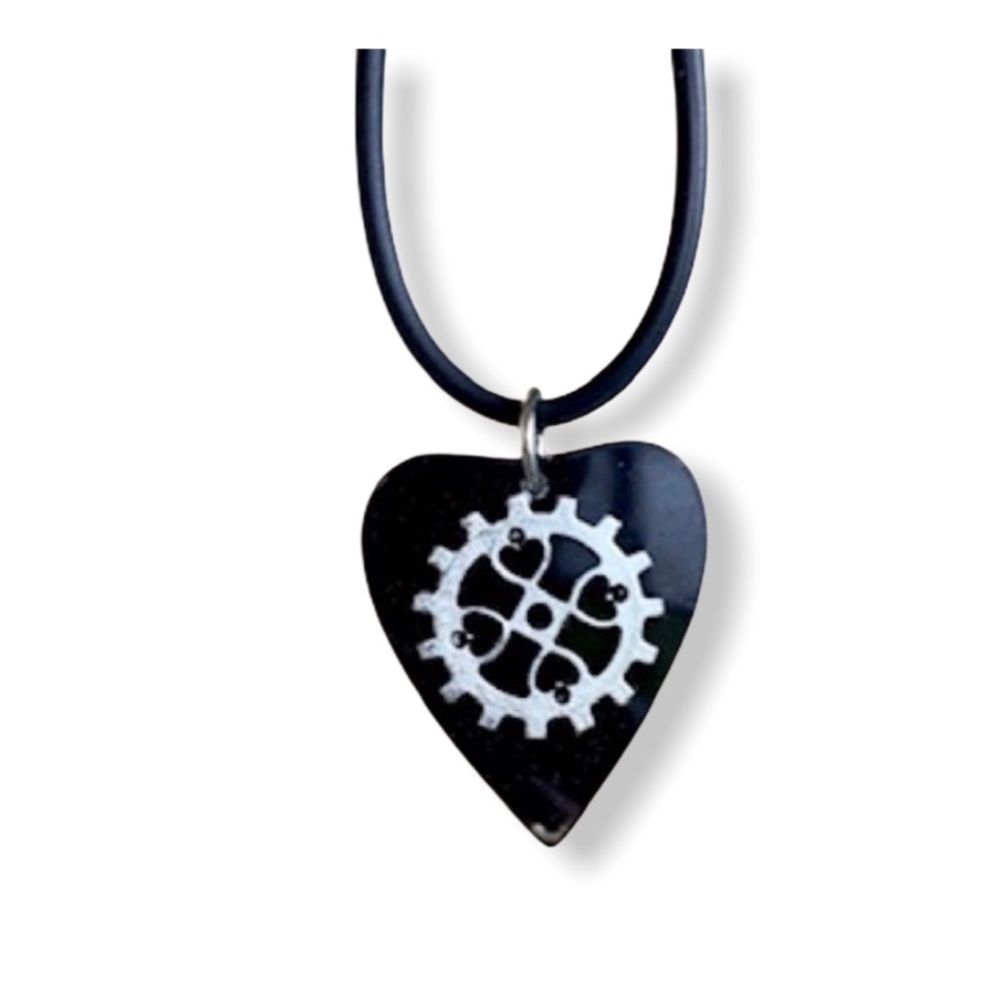 Black resin ouija board steam punk wheel necklace - Picture 9 of 12